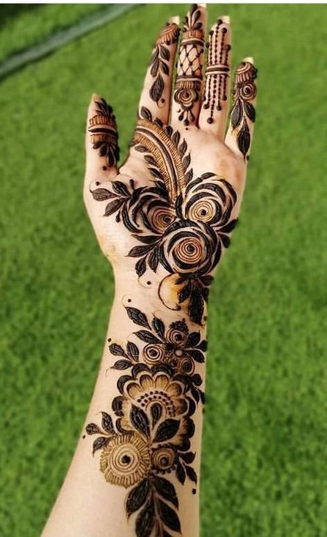 Mehndi Magic: Best Diwali Mehndi Designs 2023