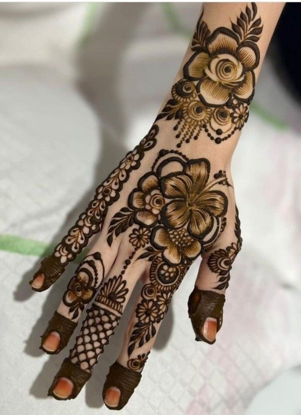 Stylish Mehndi Design added a new... - Stylish Mehndi Design